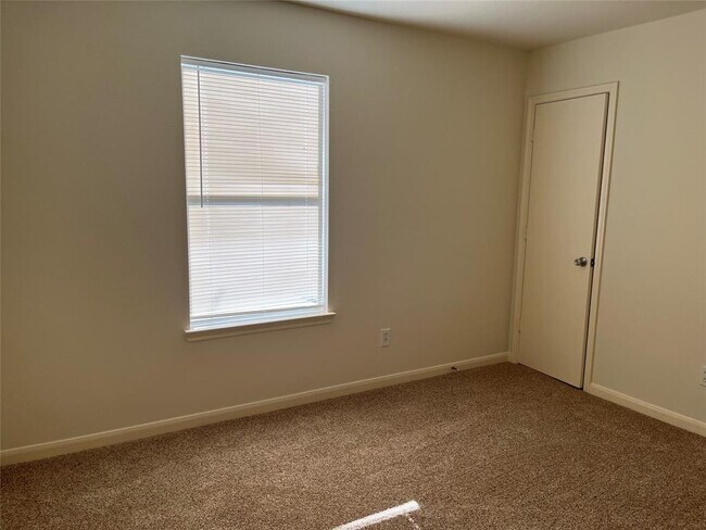 Building Photo - 6542 Hawthorne Falls Ln