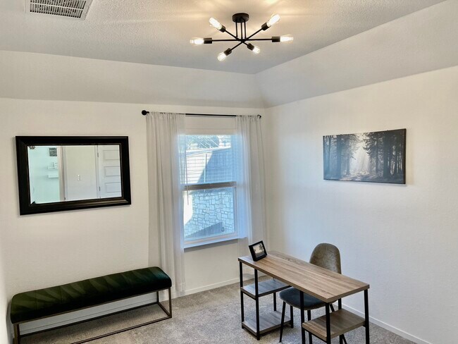Building Photo - 5713 Respinto Dr