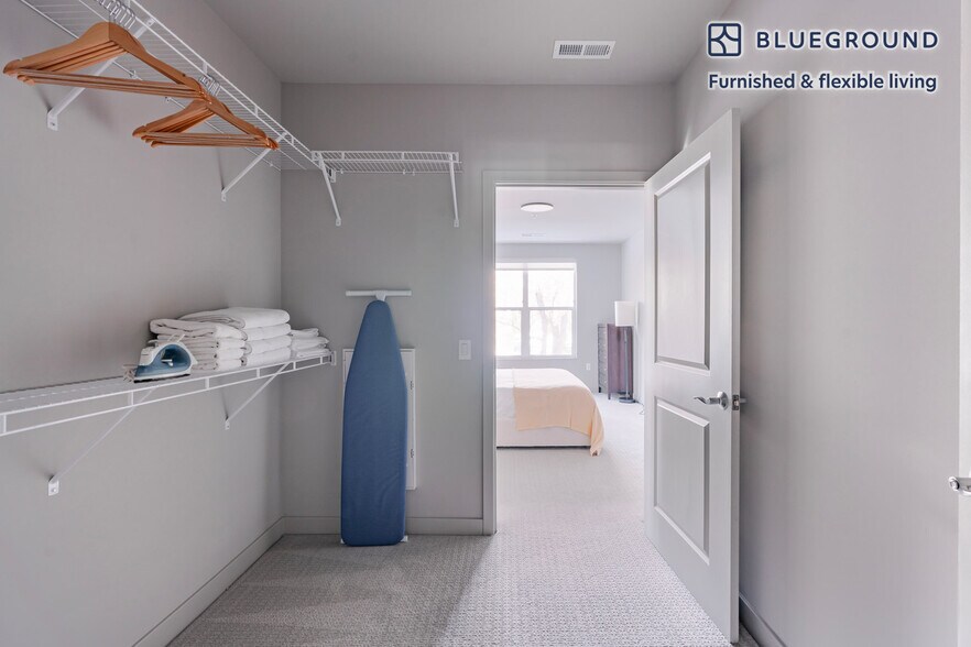 Building Photo - 3929 Landmark Ct