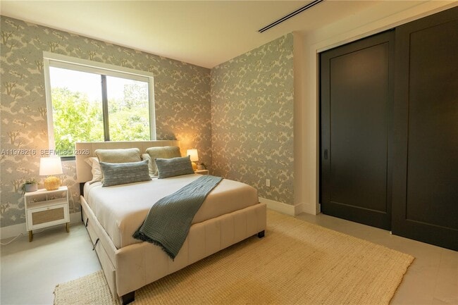 Building Photo - 8850 NE 8th Ct