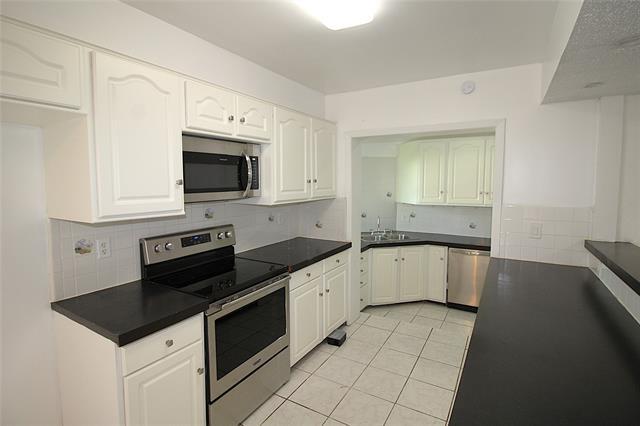 Building Photo - 2805 Meadow Park Dr