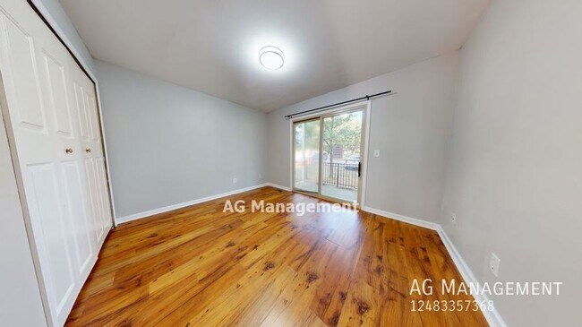 Building Photo - 18530 E 14 Mile Rd #1 - Gorgeous 2Bed/1Bat...