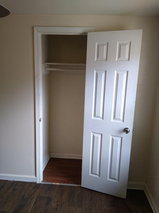 Building Photo - 201 Chandler Dr