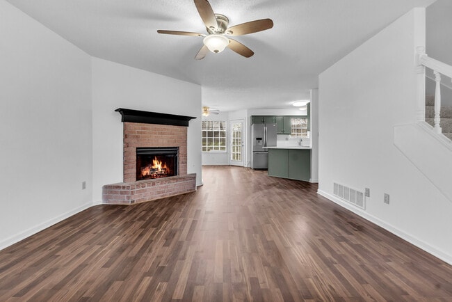 Building Photo - 7340 Roundtable Dr