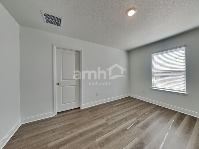 Building Photo - 6543 Atlantic Bch Ave