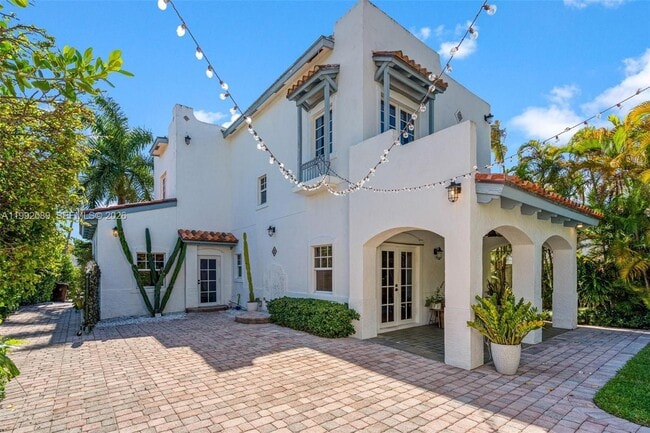 Building Photo - 375 Plymouth Rd