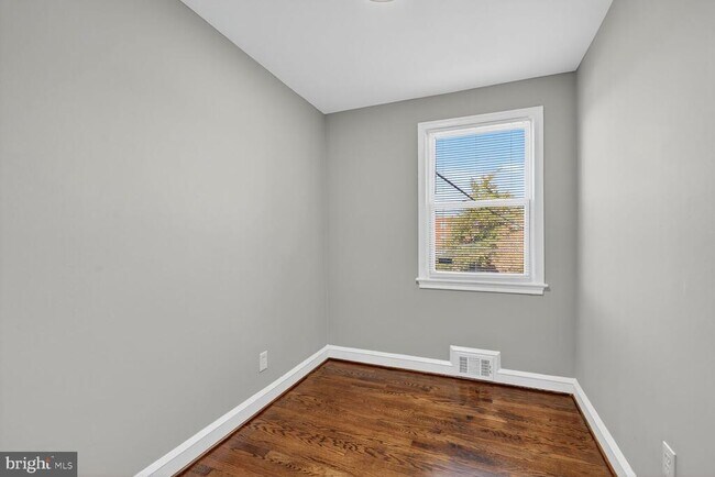 Building Photo - 1109 Congress St SE