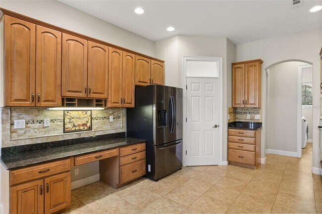 Building Photo - 5554 Palm Lake Cir