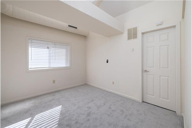 Building Photo - 206 Montoya Dr