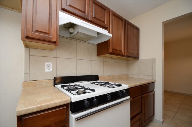 Building Photo - 722 Odessa Ct