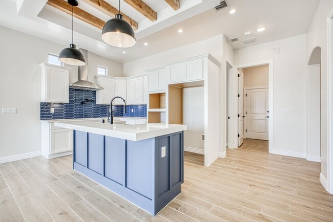 Building Photo - Beautiful East side House 4 bed-2.5 baths, part of The Overlook Casa Club that includes Swimming ...