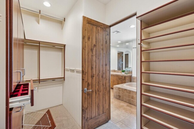 Building Photo - 7701 E Golden Eagle Cir