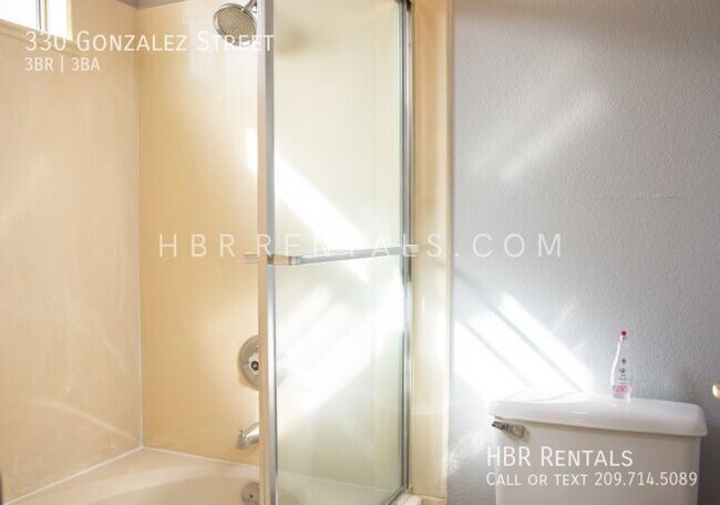 Building Photo - 330 Gonzalez St