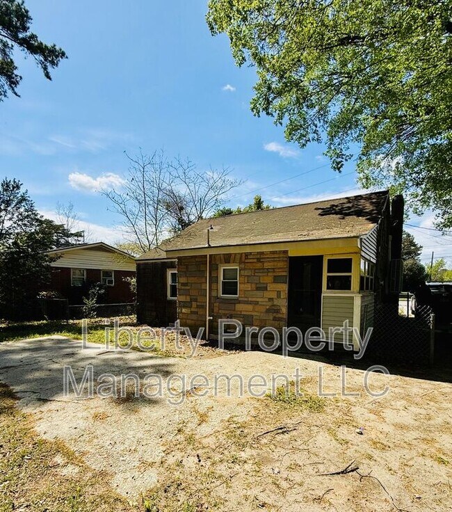 Building Photo - 1628 Murchison Rd