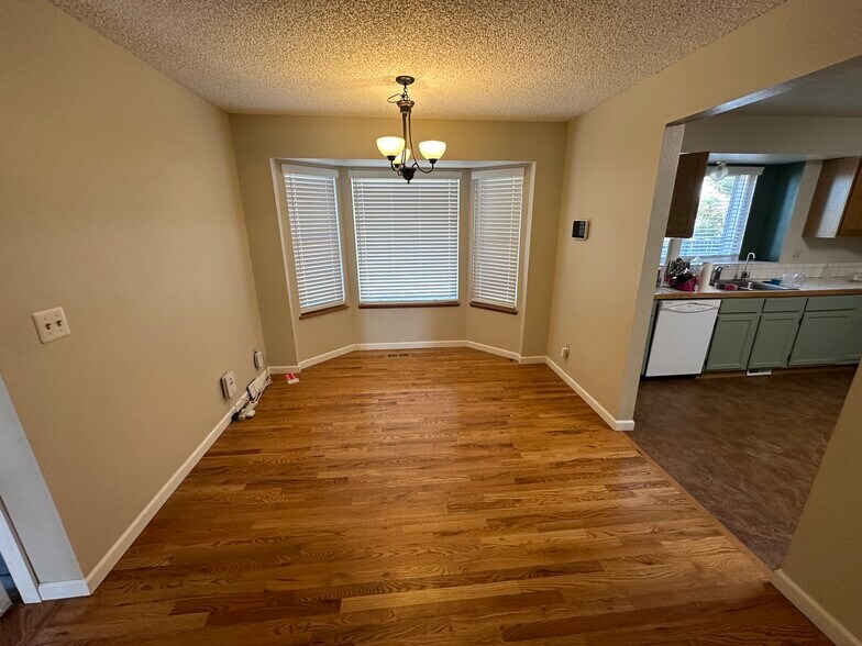 Building Photo - 6682 Chantilly Pl