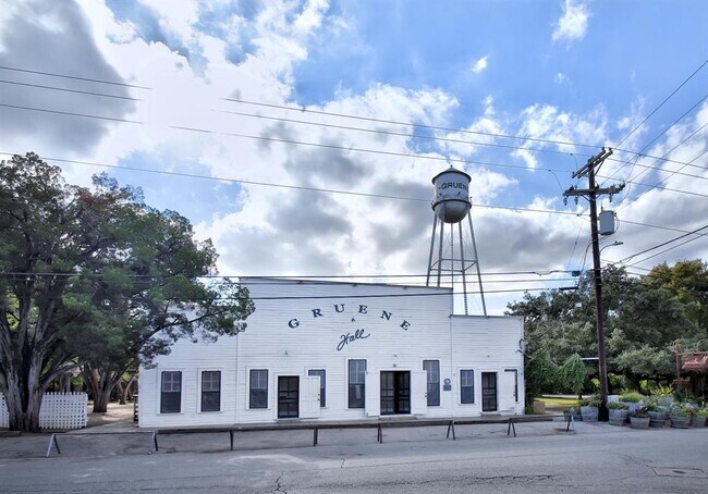 Building Photo - 1018 Bist St