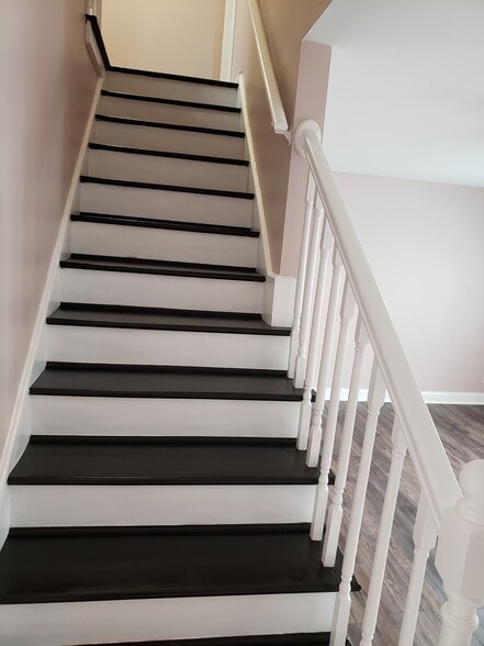 Building Photo - 2142 Rugen Rd