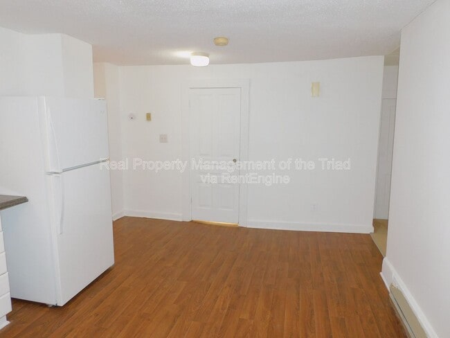 Building Photo - 810 Brent St SW