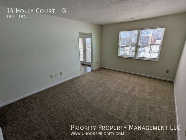 Building Photo - 14 Holly Ct