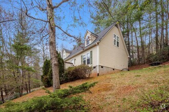 Building Photo - Sweet House in Fairview