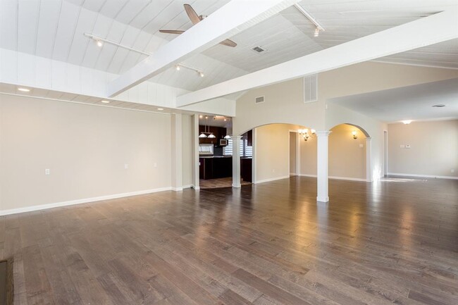 Building Photo - 3006 Conway St