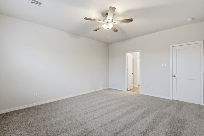 Building Photo - 4011 Ancient Honor Dr