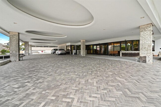 Building Photo - 9455 Collins Ave