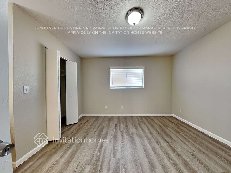 Building Photo - 560 S Wilbur