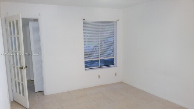 Building Photo - 3360 Pinewalk Dr N