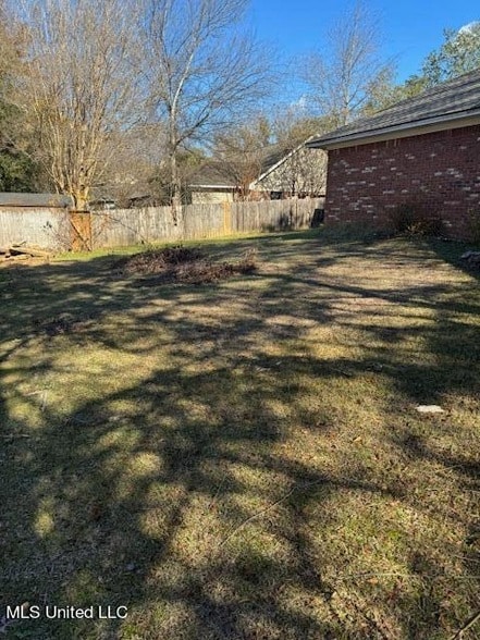 Building Photo - 300 Mockingbird Ln