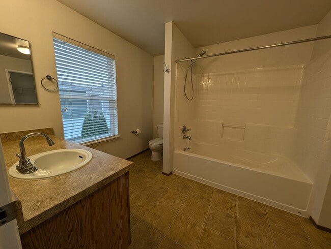 Building Photo - Corner lot 3 bed, 2.5 bath DuPont home!