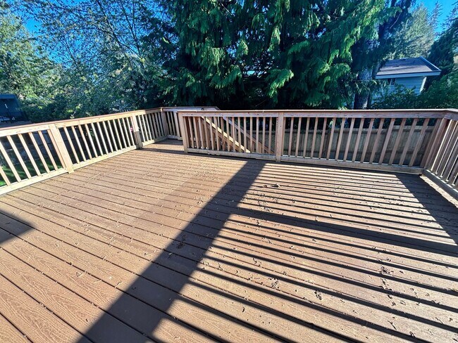 Building Photo - Gorgeous 4-Bd House | Huge Deck, Huge Fenced Yard, & Bonus Room!