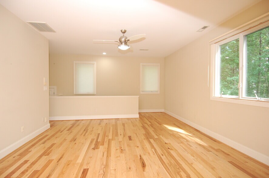 Bonus - 103 Withwyndle Ct