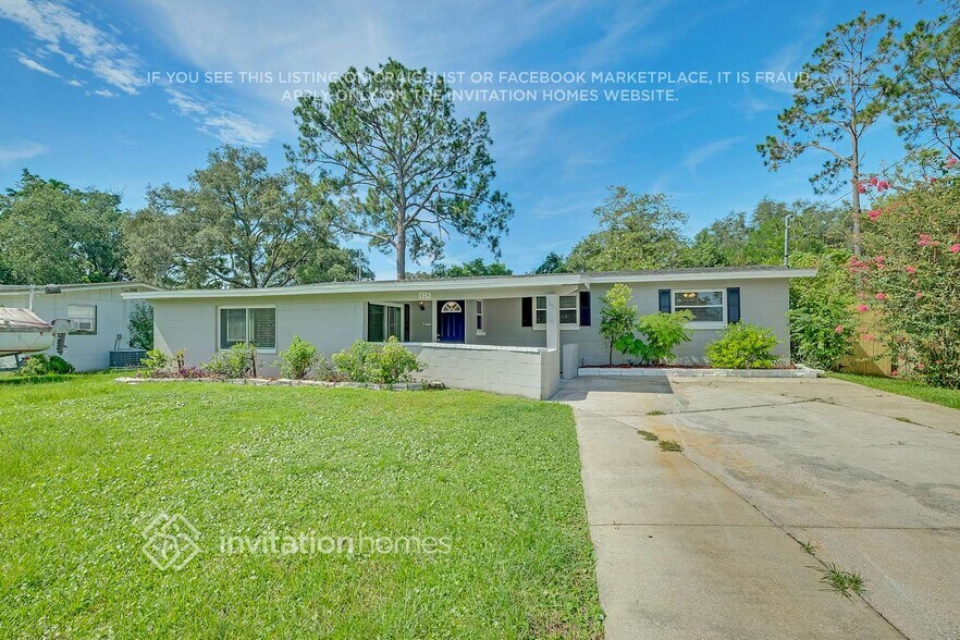 Building Photo - 428 La Paz Pl