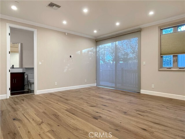 Building Photo - 2 Stallion Rd