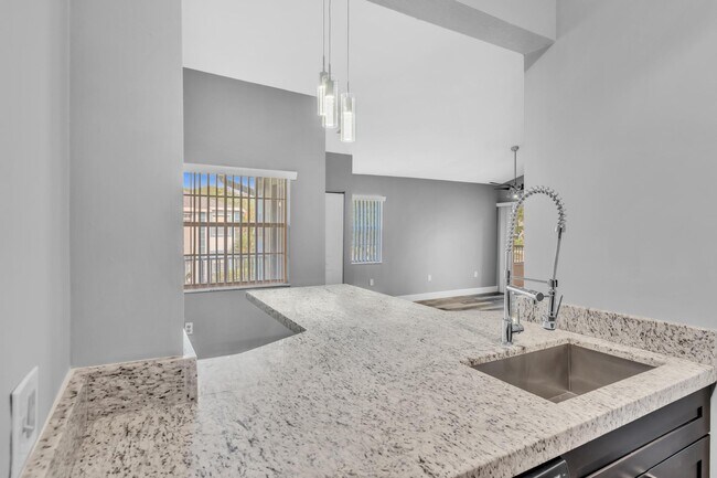Building Photo - 2890 N Oakland Forest Dr