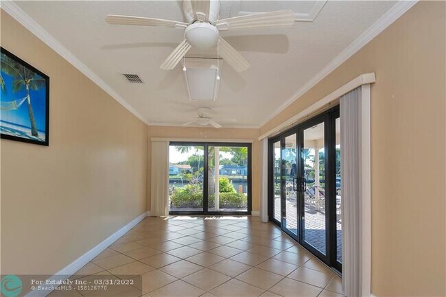 Building Photo - 120 Cypress Club Dr