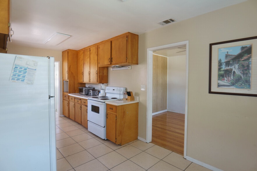 Building Photo - 6331 Connie Dr