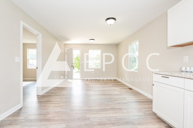 Building Photo - 314 Sunset Dr