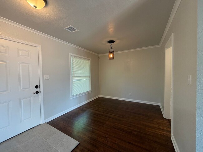 Building Photo - 4819 S Owasso Ave