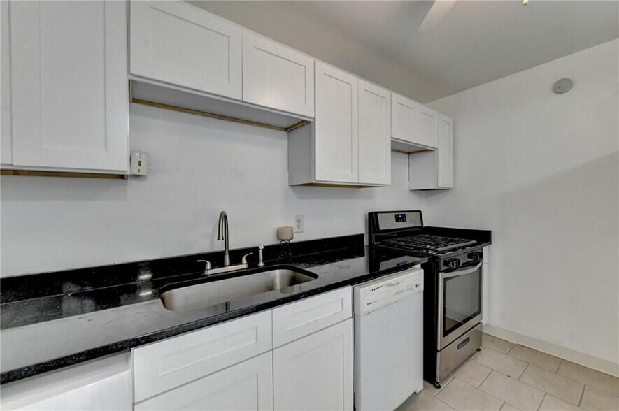 Building Photo - 215 Piedmont Ave NE