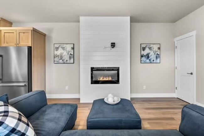 Building Photo - 63286 NW Ski Ln