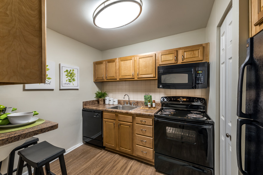 Built in Microwaves - Indian River Apartments and Townhomes