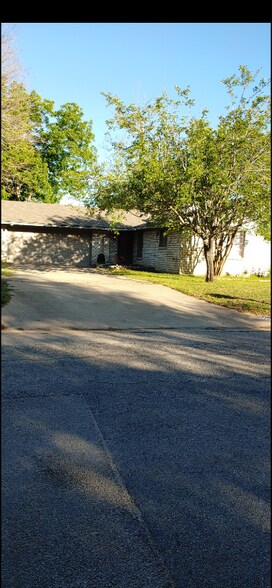 Primary Photo - 1405 Ocotilla Dr