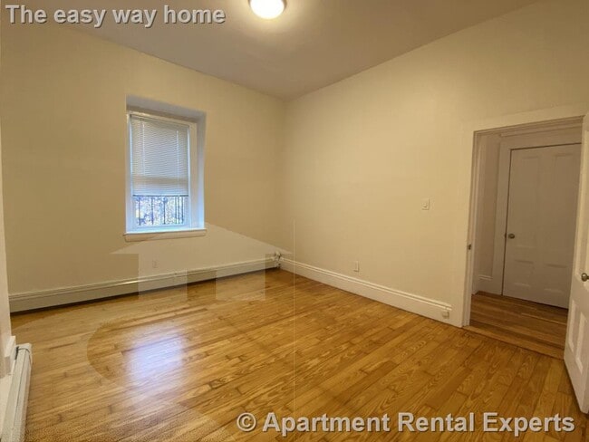 Building Photo - 194 Central St