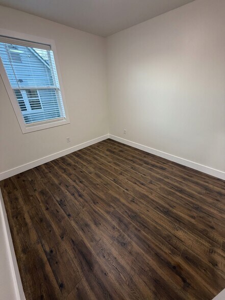 Building Photo - 1413 Woodbine Ave