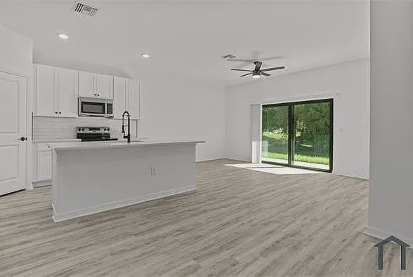 Building Photo - 1147 Edgerton Ave