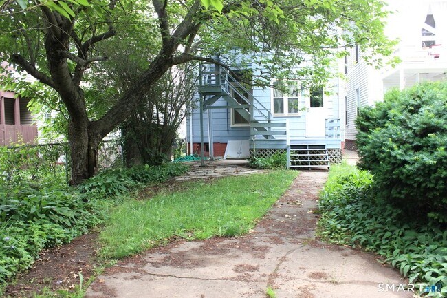 Building Photo - 28 Cottage St