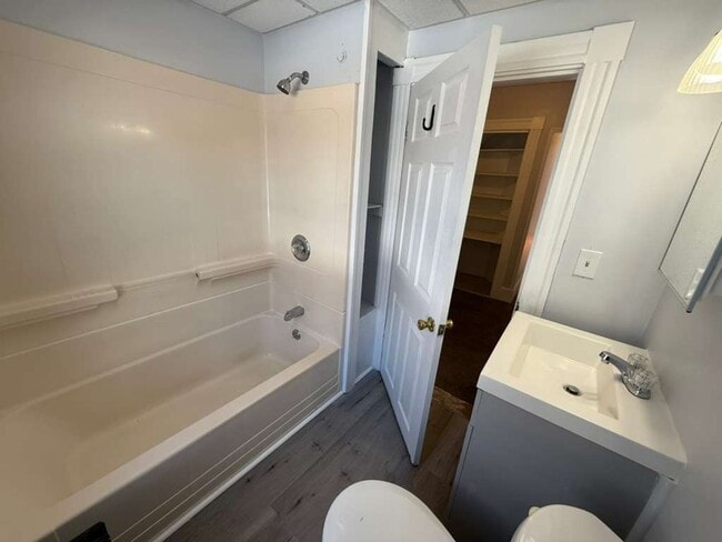 Building Photo - 66 Main St