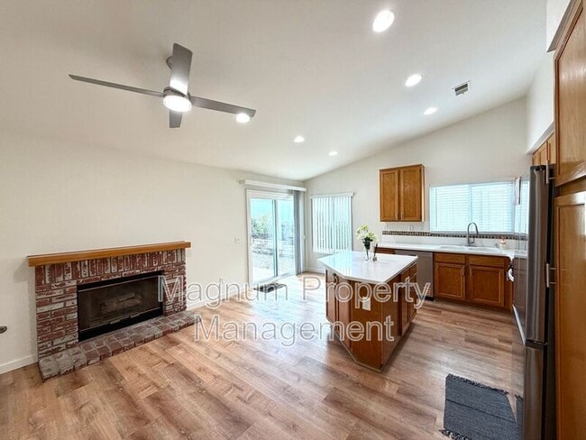 Building Photo - 44836 Marge Pl